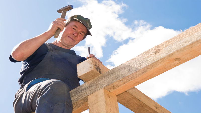 When to Hire Professionals for Roofing Repairs