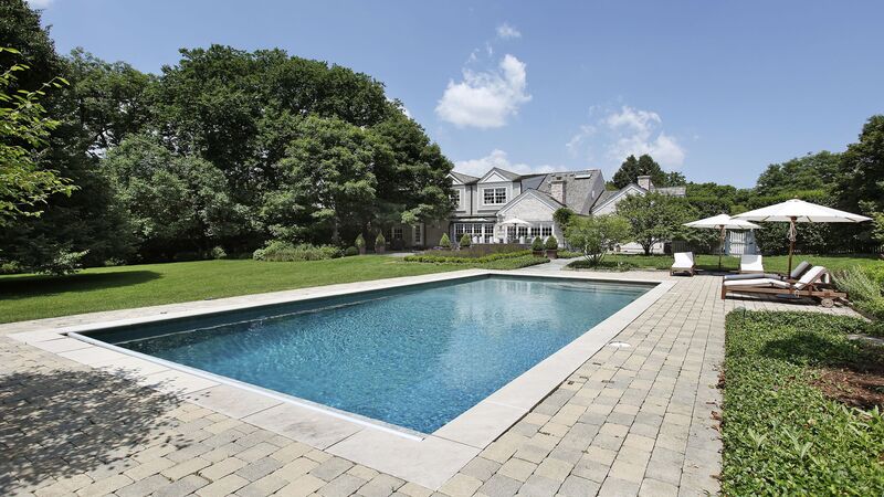 Quality Craftsmanship Awaits When You Trust Swimming Pool Contractors in Irvine, CA for Renovation